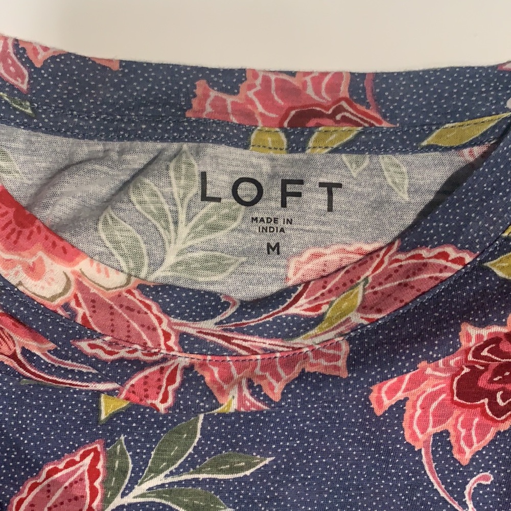 LOFT Floral Top - Picture 3 of 9